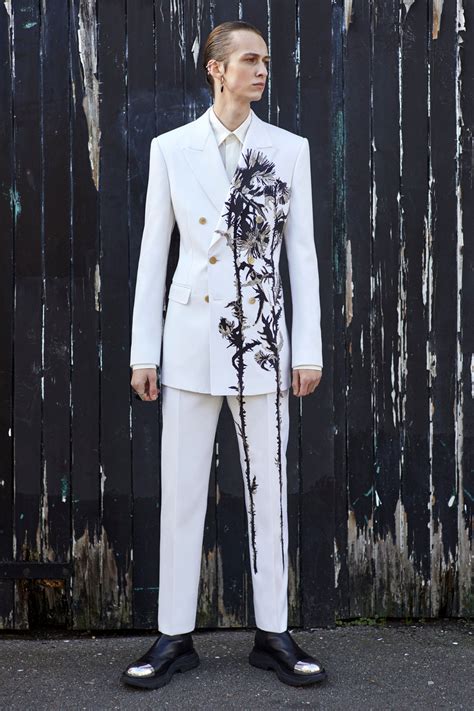 alexander mcqueen suit quality